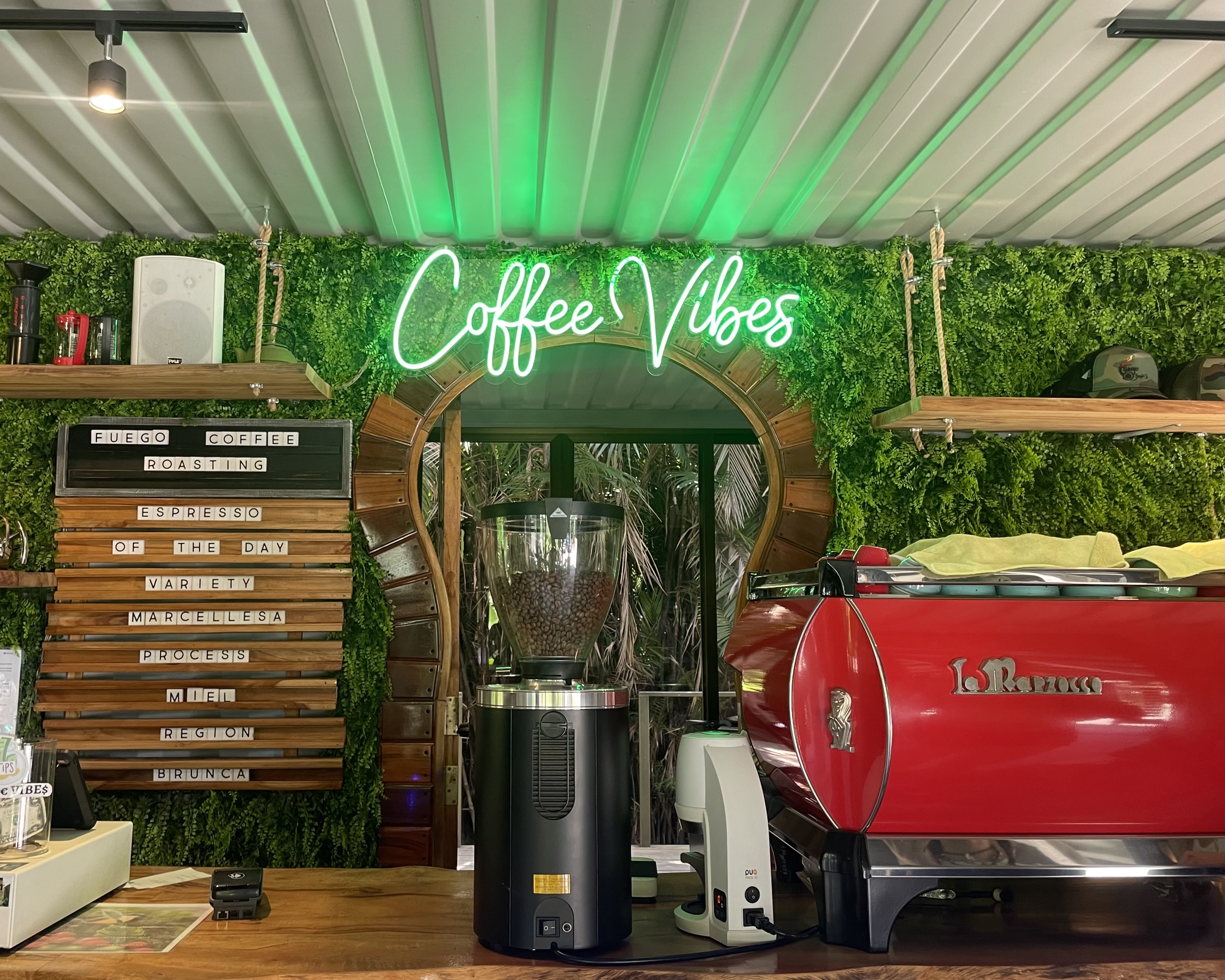 i tried 100                         coffee   shops